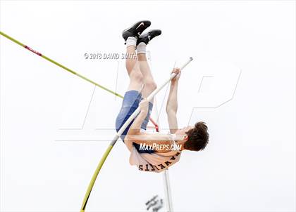 Thumbnail 3 in MSHSAA Class 5 Sectional (Pole Vault) photogallery.