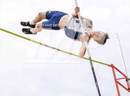 Thumbnail 3 in MSHSAA Class 5 Sectional (Pole Vault) photogallery.