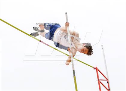 Thumbnail 3 in MSHSAA Class 5 Sectional (Pole Vault) photogallery.