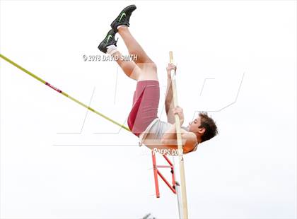 Thumbnail 2 in MSHSAA Class 5 Sectional (Pole Vault) photogallery.