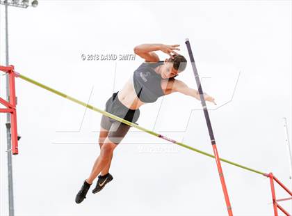 Thumbnail 1 in MSHSAA Class 5 Sectional (Pole Vault) photogallery.