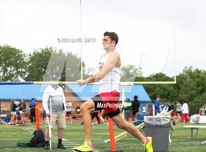 Thumbnail 1 in MSHSAA Class 5 Sectional (Pole Vault) photogallery.