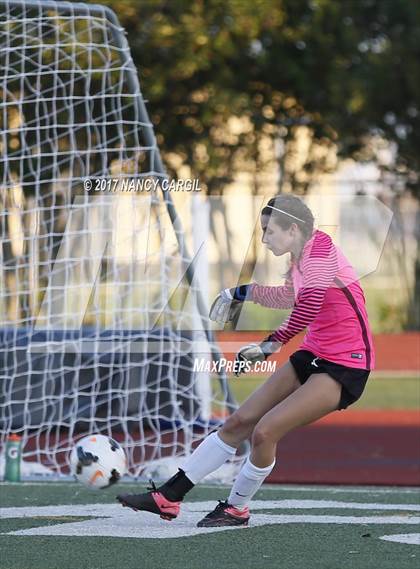 Thumbnail 3 in Austin vs. Alamo Heights (UIL 5A Quarterfinal) photogallery.