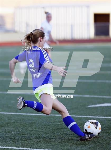 Thumbnail 2 in Austin vs. Alamo Heights (UIL 5A Quarterfinal) photogallery.