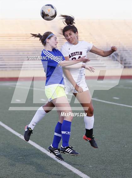 Thumbnail 1 in Austin vs. Alamo Heights (UIL 5A Quarterfinal) photogallery.