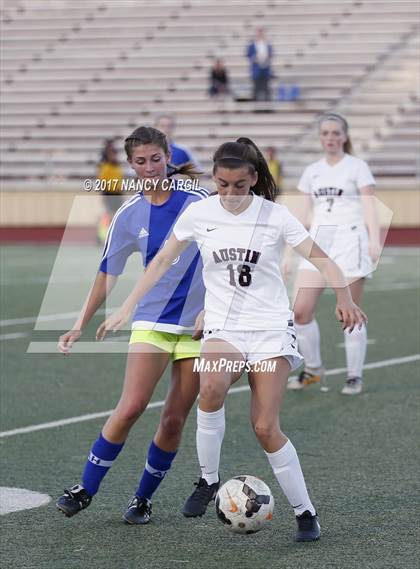 Thumbnail 2 in Austin vs. Alamo Heights (UIL 5A Quarterfinal) photogallery.
