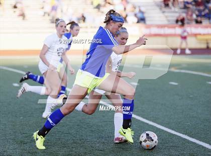 Thumbnail 2 in Austin vs. Alamo Heights (UIL 5A Quarterfinal) photogallery.