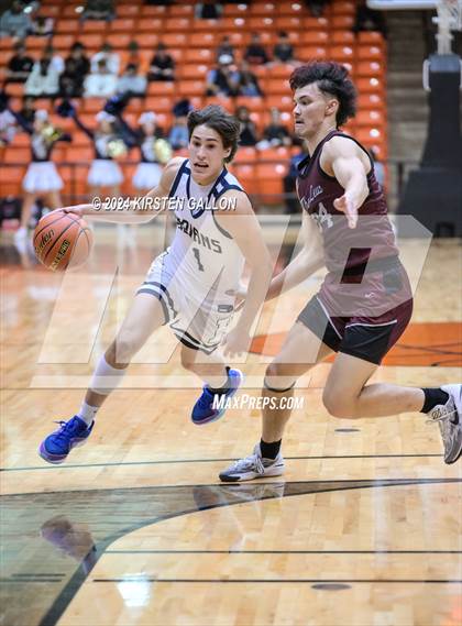 Thumbnail 2 in Lewisville vs. Keller (UIL Basketball 6A Area) photogallery.