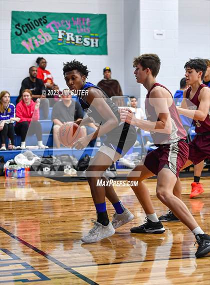 Thumbnail 2 in A&M Consolidated vs Mumford (Cotton Christmas Classic) photogallery.