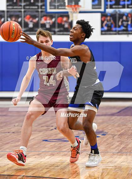 Thumbnail 3 in A&M Consolidated vs Mumford (Cotton Christmas Classic) photogallery.