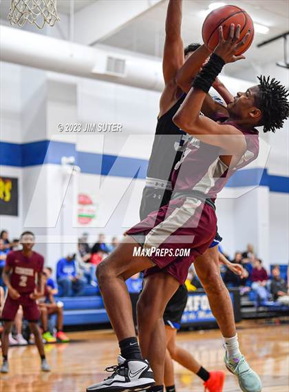 Thumbnail 1 in A&M Consolidated vs Mumford (Cotton Christmas Classic) photogallery.