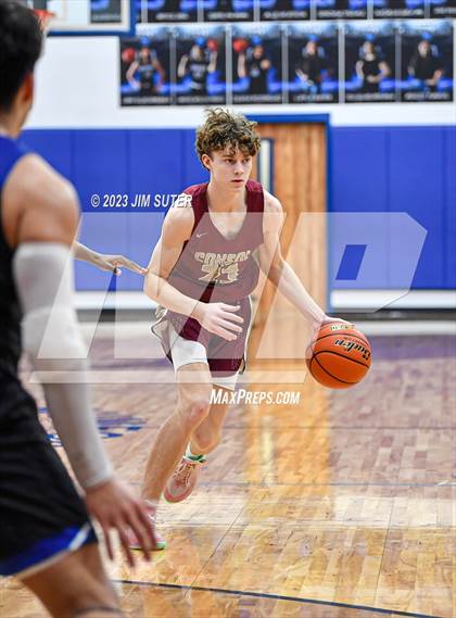 Thumbnail 2 in A&M Consolidated vs Mumford (Cotton Christmas Classic) photogallery.
