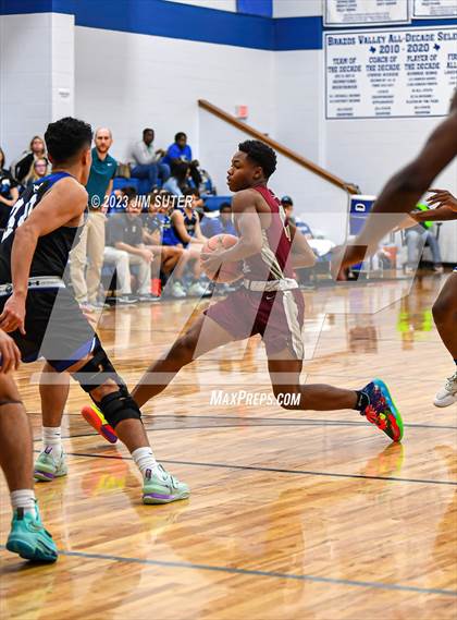 Thumbnail 3 in A&M Consolidated vs Mumford (Cotton Christmas Classic) photogallery.