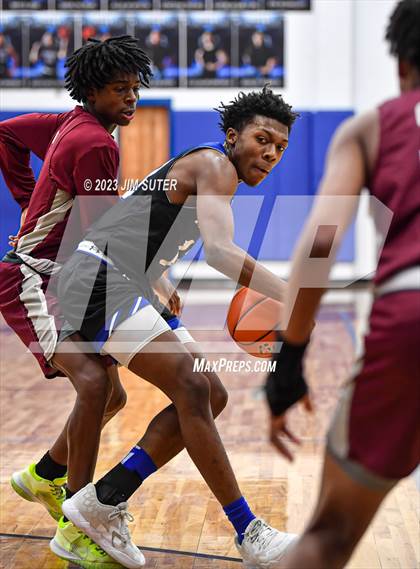 Thumbnail 3 in A&M Consolidated vs Mumford (Cotton Christmas Classic) photogallery.