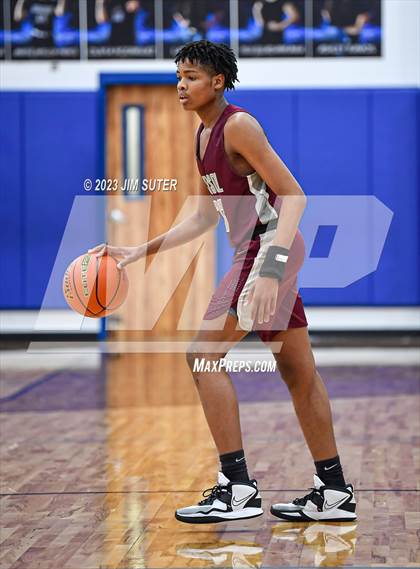 Thumbnail 2 in A&M Consolidated vs Mumford (Cotton Christmas Classic) photogallery.