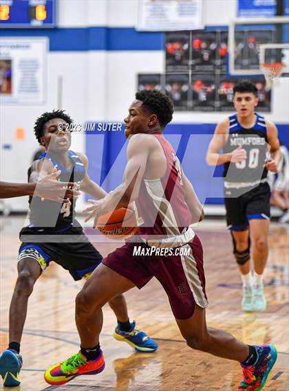 Thumbnail 1 in A&M Consolidated vs Mumford (Cotton Christmas Classic) photogallery.