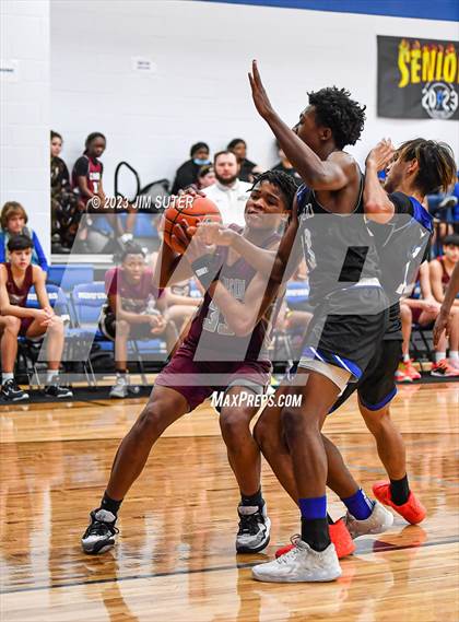 Thumbnail 3 in A&M Consolidated vs Mumford (Cotton Christmas Classic) photogallery.