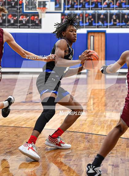 Thumbnail 2 in A&M Consolidated vs Mumford (Cotton Christmas Classic) photogallery.
