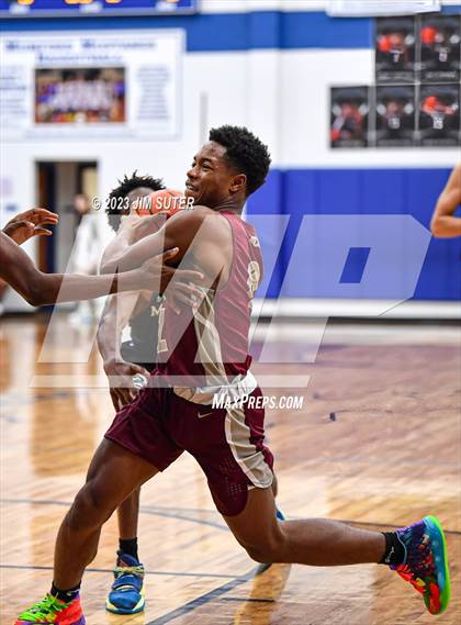 Thumbnail 2 in A&M Consolidated vs Mumford (Cotton Christmas Classic) photogallery.