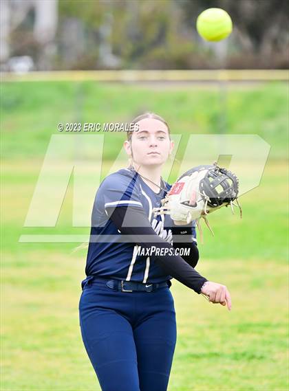 Thumbnail 3 in Del Norte vs. Granite Hills (Cougar Classic) photogallery.