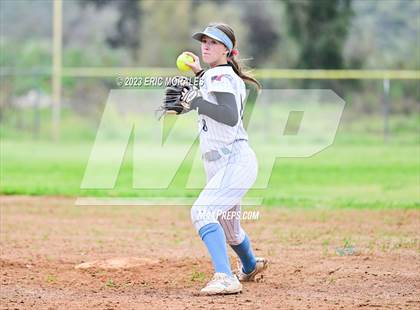 Thumbnail 2 in Del Norte vs. Granite Hills (Cougar Classic) photogallery.