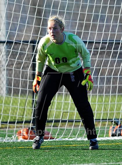Thumbnail 3 in Lansing vs. Haldane (NYSPHSAA Class C Semifinal) photogallery.