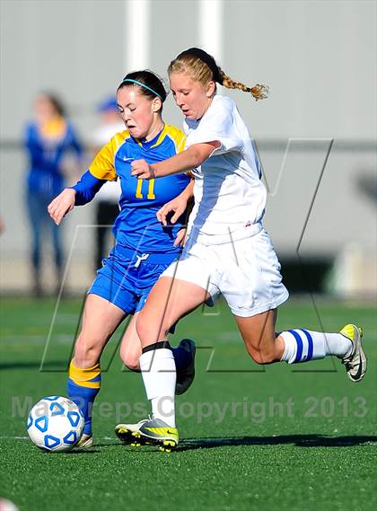 Thumbnail 2 in Lansing vs. Haldane (NYSPHSAA Class C Semifinal) photogallery.