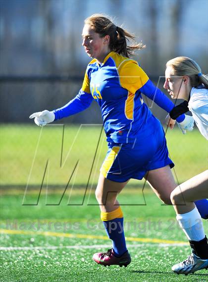 Thumbnail 2 in Lansing vs. Haldane (NYSPHSAA Class C Semifinal) photogallery.