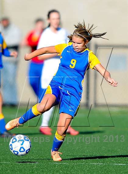 Thumbnail 2 in Lansing vs. Haldane (NYSPHSAA Class C Semifinal) photogallery.