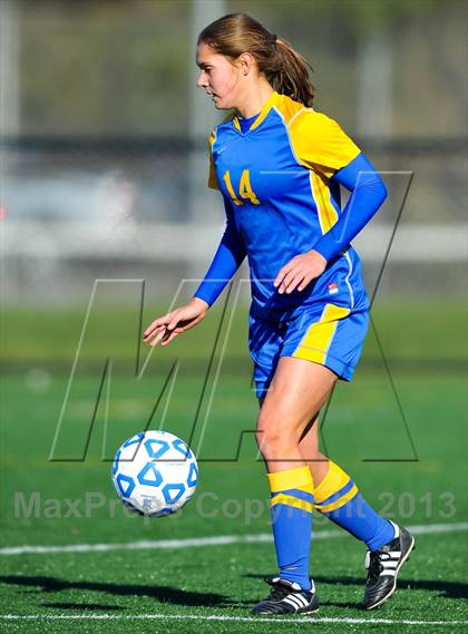 Thumbnail 1 in Lansing vs. Haldane (NYSPHSAA Class C Semifinal) photogallery.