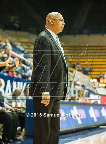 Thumbnail 3 in Sacramento vs. Sacred Heart Cathedral (MaxPreps MLK Classic) photogallery.
