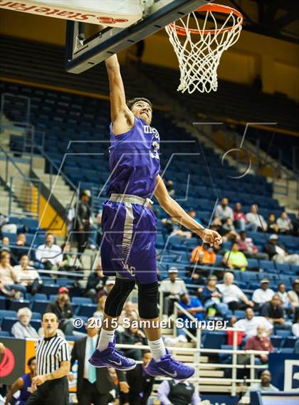 Thumbnail 1 in Sacramento vs. Sacred Heart Cathedral (MaxPreps MLK Classic) photogallery.
