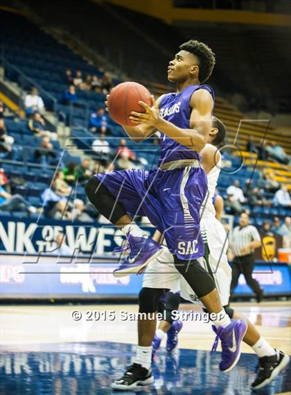 Thumbnail 1 in Sacramento vs. Sacred Heart Cathedral (MaxPreps MLK Classic) photogallery.