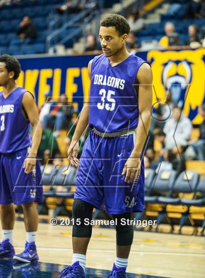 Thumbnail 3 in Sacramento vs. Sacred Heart Cathedral (MaxPreps MLK Classic) photogallery.
