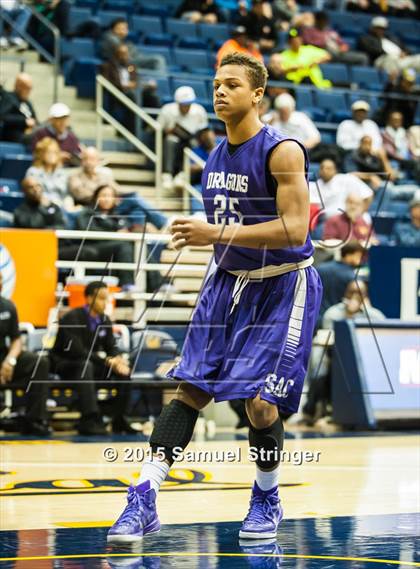 Thumbnail 2 in Sacramento vs. Sacred Heart Cathedral (MaxPreps MLK Classic) photogallery.