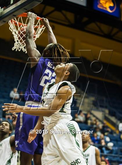 Thumbnail 3 in Sacramento vs. Sacred Heart Cathedral (MaxPreps MLK Classic) photogallery.