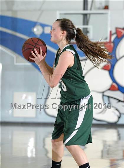 Thumbnail 2 in Colfax vs. Burbank (Lady Bulldogs Winter Classic) photogallery.