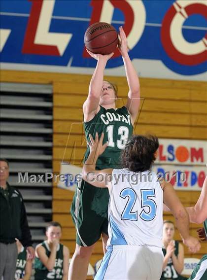 Thumbnail 3 in Colfax vs. Burbank (Lady Bulldogs Winter Classic) photogallery.
