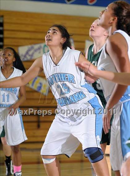 Thumbnail 3 in Colfax vs. Burbank (Lady Bulldogs Winter Classic) photogallery.