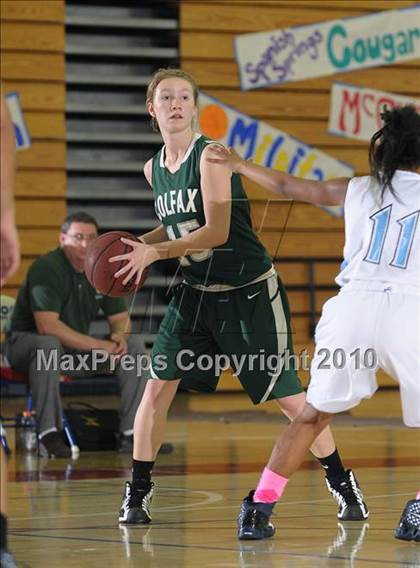 Thumbnail 3 in Colfax vs. Burbank (Lady Bulldogs Winter Classic) photogallery.