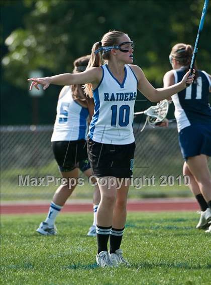Thumbnail 1 in Cohasset vs. Dover-Sherborn (MIAA Division 2 South 1st Round) photogallery.