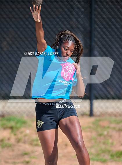 Thumbnail 1 in UIL 6A Track & Field Area 13&14 (Shot Put) photogallery.