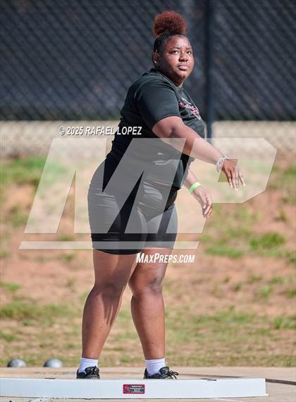 Thumbnail 1 in UIL 6A Track & Field Area 13&14 (Shot Put) photogallery.