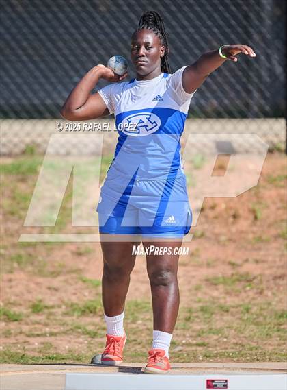 Thumbnail 3 in UIL 6A Track & Field Area 13&14 (Shot Put) photogallery.