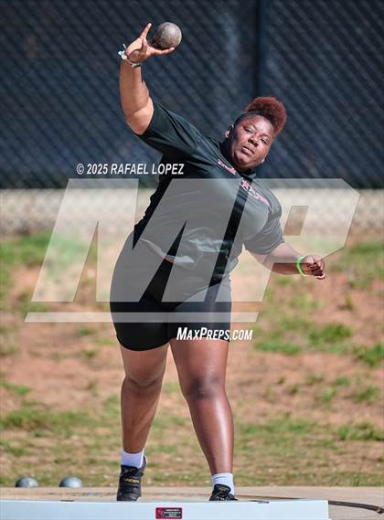 Thumbnail 1 in UIL 6A Track & Field Area 13&14 (Shot Put) photogallery.
