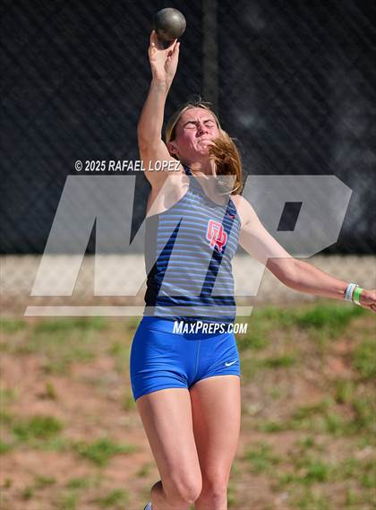Thumbnail 2 in UIL 6A Track & Field Area 13&14 (Shot Put) photogallery.