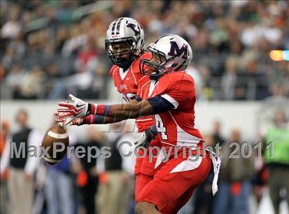 Thumbnail 3 in Manvel vs. Aledo (UIL 4A Division 2 Final) photogallery.