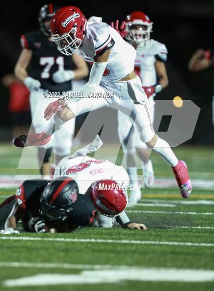 Thumbnail 3 in  Burroughs @ Harvard-Westlake photogallery.