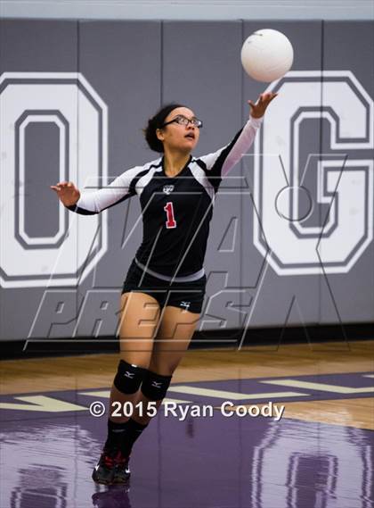 Thumbnail 3 in Nettleton vs Northside (Fayetteville Volleyball Challenge) photogallery.