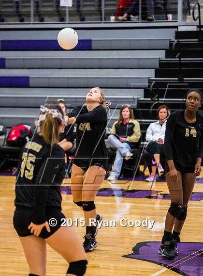 Thumbnail 3 in Nettleton vs Northside (Fayetteville Volleyball Challenge) photogallery.